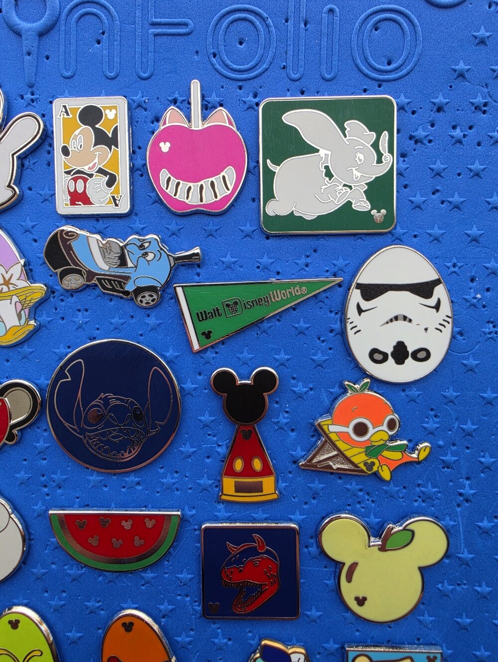 DISNEY TRADING PINS Starter Set Lot - Dumbo, Flik, Stitch, Mickey -PIN BOARD - Picture 5 of 10
